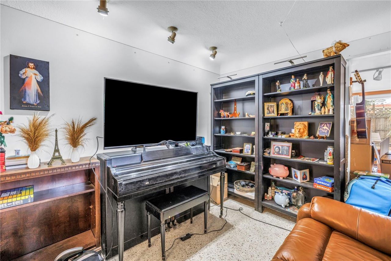 1297 Eden Isle Boulevard Ne, Saint Petersburg, FL 33702 Photo