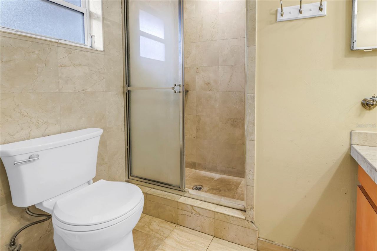 1297 Eden Isle Boulevard Ne, Saint Petersburg, FL 33702 Photo