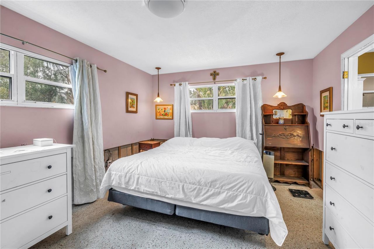 1297 Eden Isle Boulevard Ne, Saint Petersburg, FL 33702 Photo