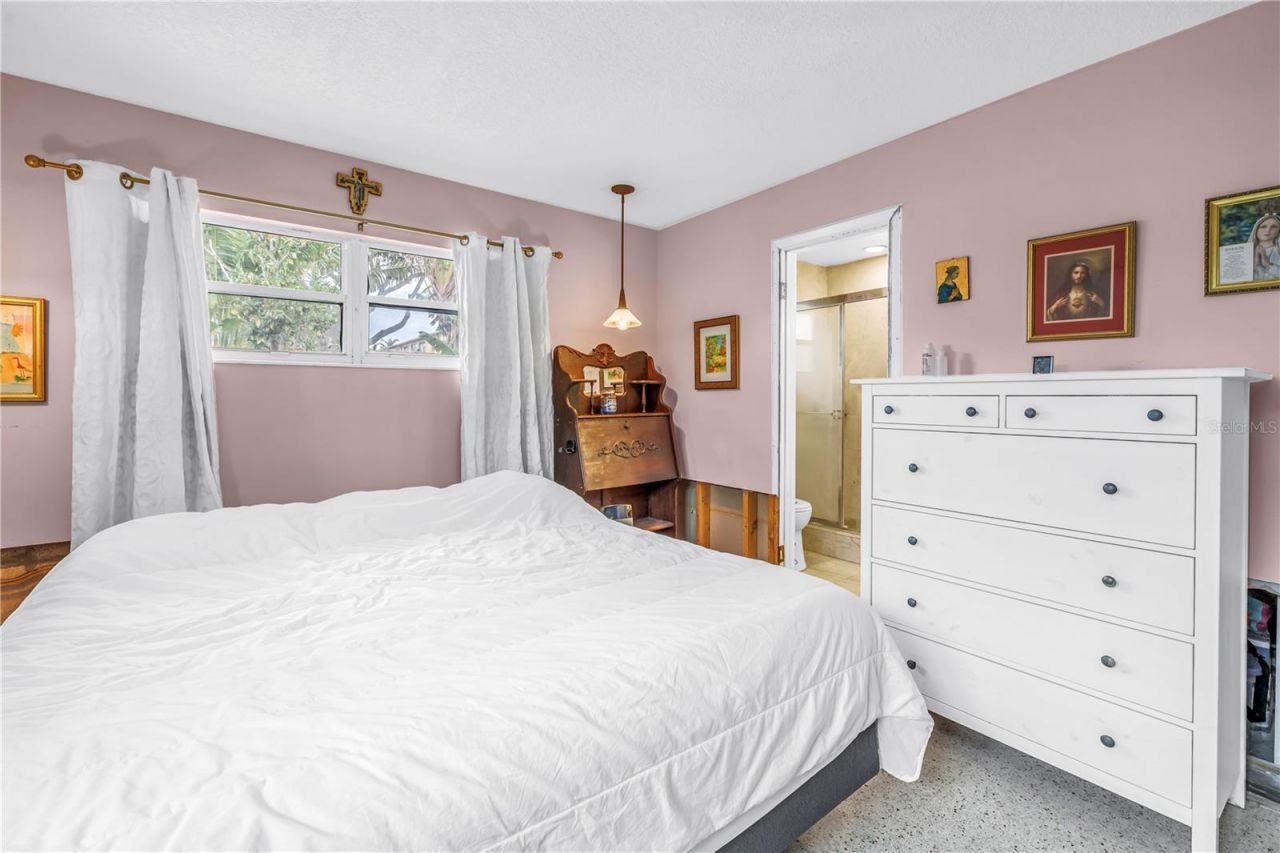 1297 Eden Isle Boulevard Ne, Saint Petersburg, FL 33702 Photo