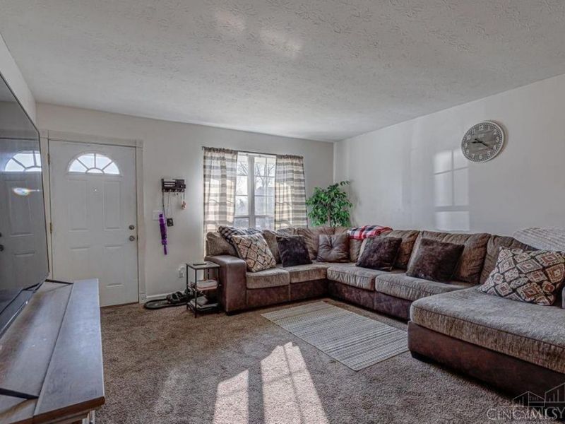 1808 Waynebrook Drive, Middletown, OH 45044 Photo 2