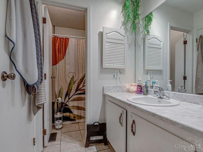 1808 Waynebrook Drive, Middletown, OH 45044 Photo 7