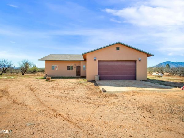 9292 E CHANDLER Lane, Hereford, AZ 85615