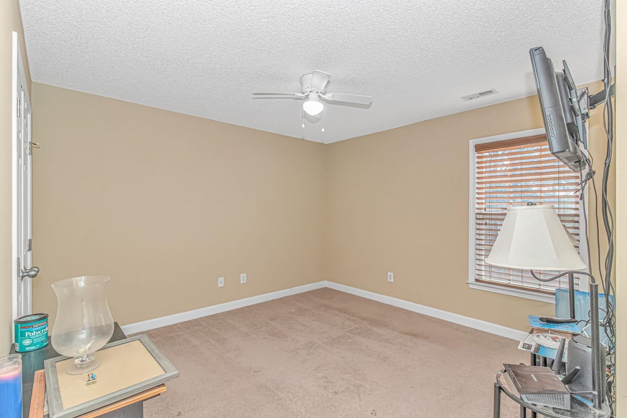 143 Clovis Circle Photo 17