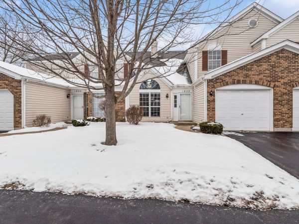 1830 Princeton Court, Gurnee, IL 60031