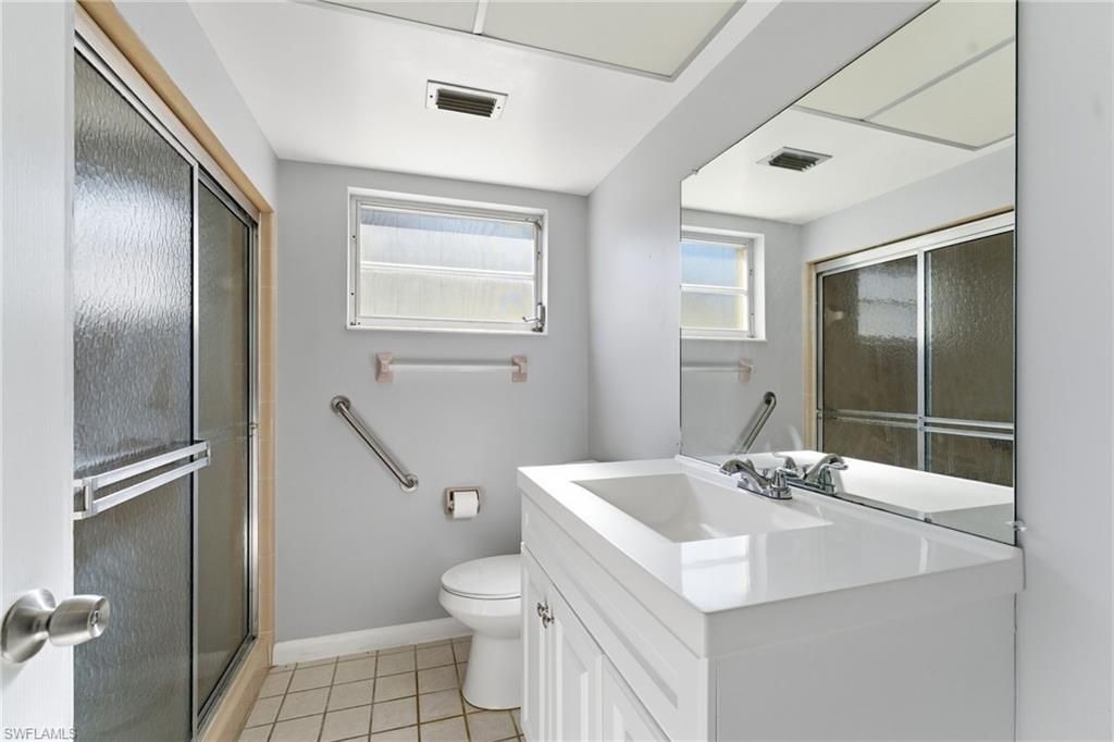 4 E Greens Cir, Lehigh Acres, FL 33936 Photo