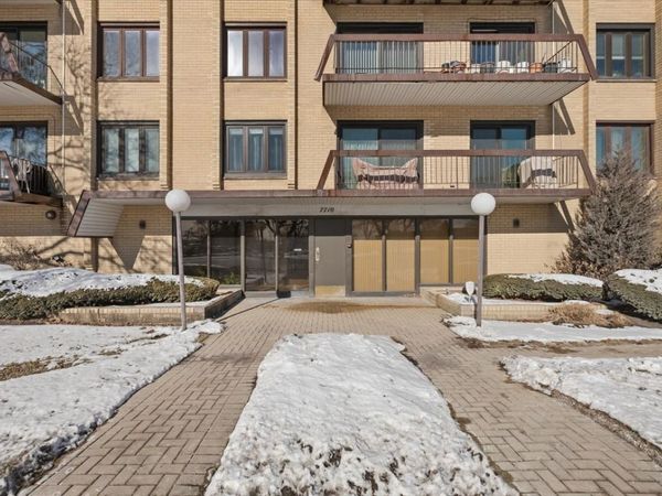 7710 Dempster, Unit 404, Morton Grove, IL 60053