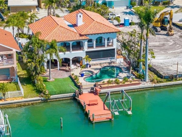 11320 6TH STREET E, TREASURE ISLAND, FL 33706