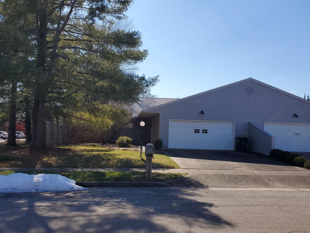 2801 W Westridge Place, Carbondale, IL 62901 Main Photo