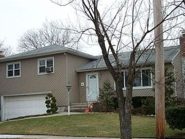 12 Cranberry Lane , Plainview, NY 11803