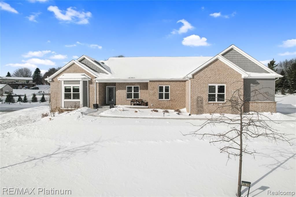 10029 Quarry Ridge Road, Springfield Township, MI 48346 Main Photo