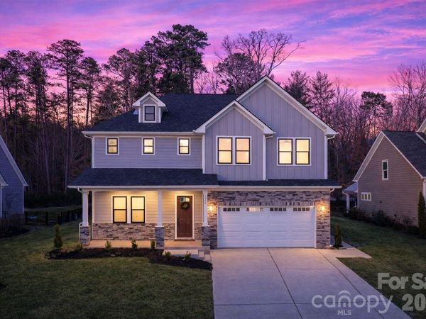 1207 39th Avenue NE, Hickory, NC 28601