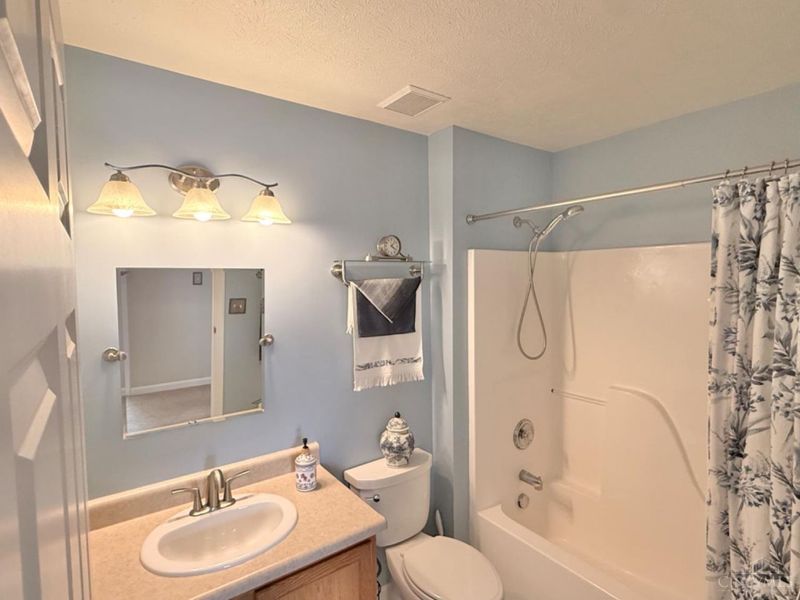 220 Gatehouse Court, Monroe, OH 45050 Photo 24