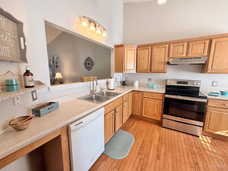 220 Gatehouse Court, Monroe, OH 45050 Photo 9