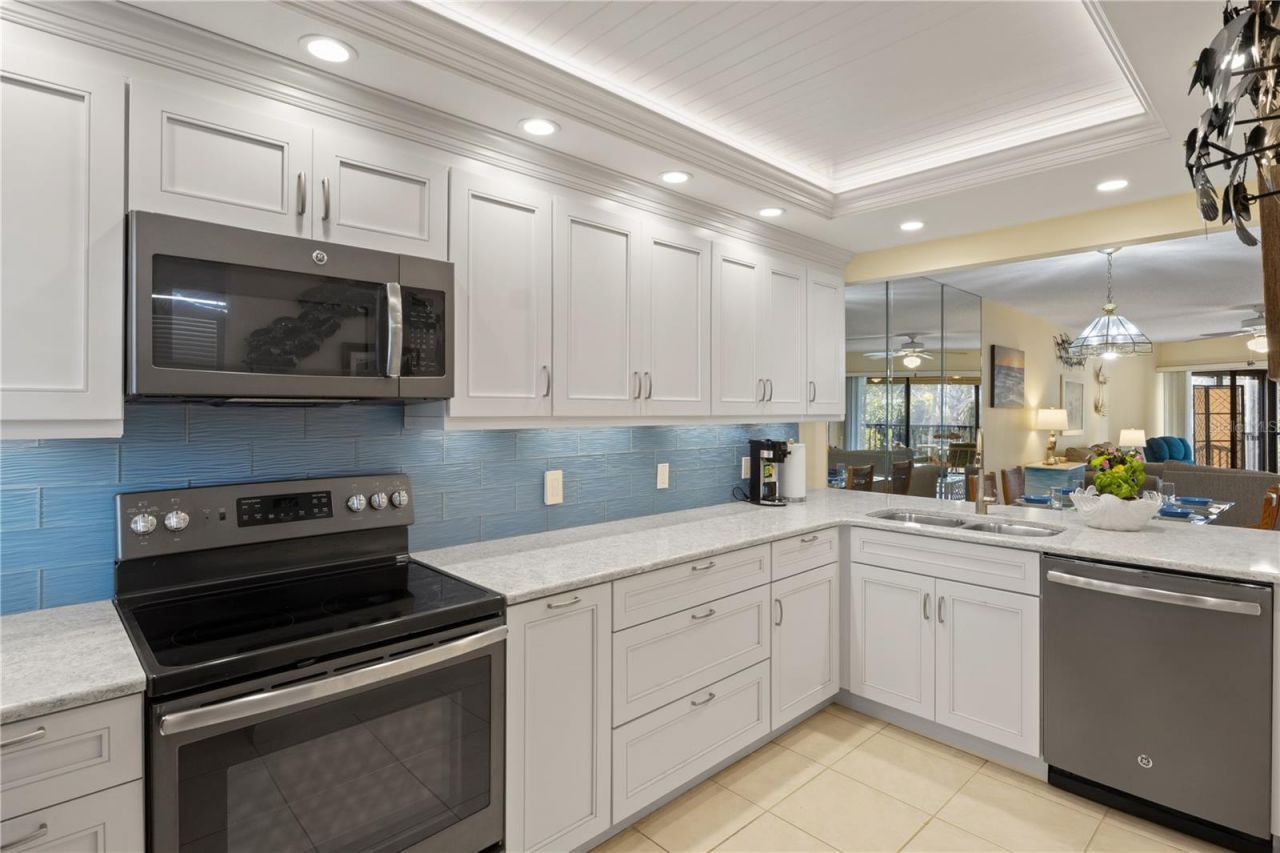 5608 Gulf Drive, Unit 104, Holmes Beach, FL 34217 Photo