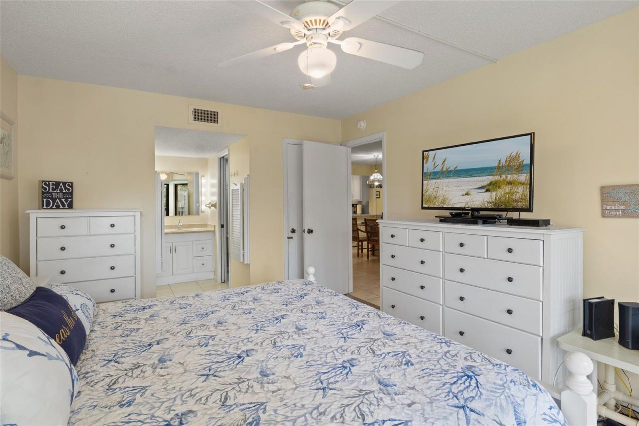 5608 Gulf Drive, Unit 104, Holmes Beach, FL 34217 Photo