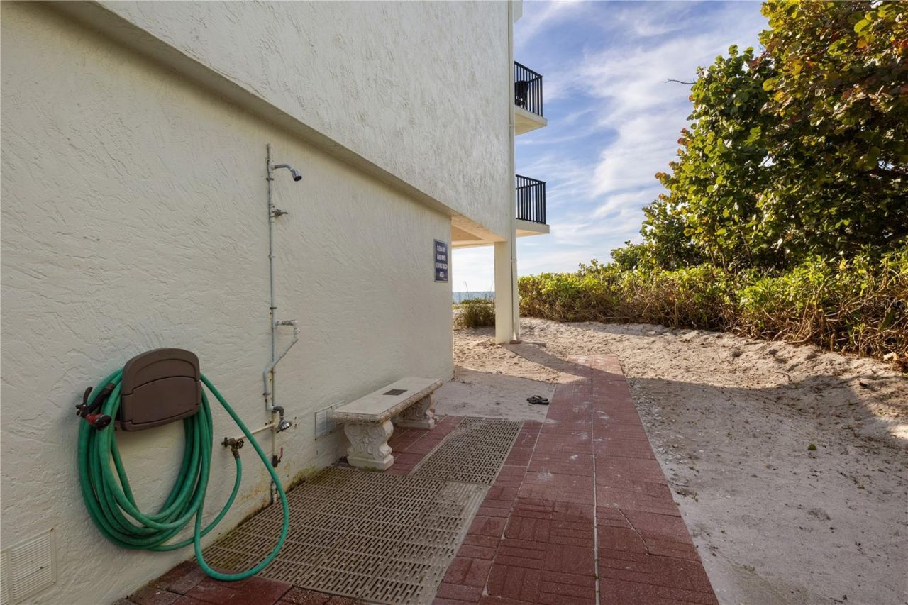 5608 Gulf Drive, Unit 104, Holmes Beach, FL 34217 Photo