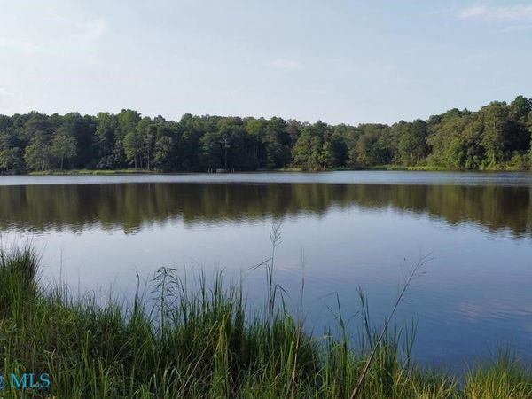 23 95M Edmonds Lane, Kilmarnock, VA 22576