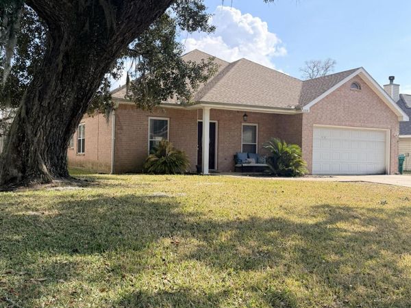 2308 Rue Beaux Chenes , Ocean Springs, MS 39564