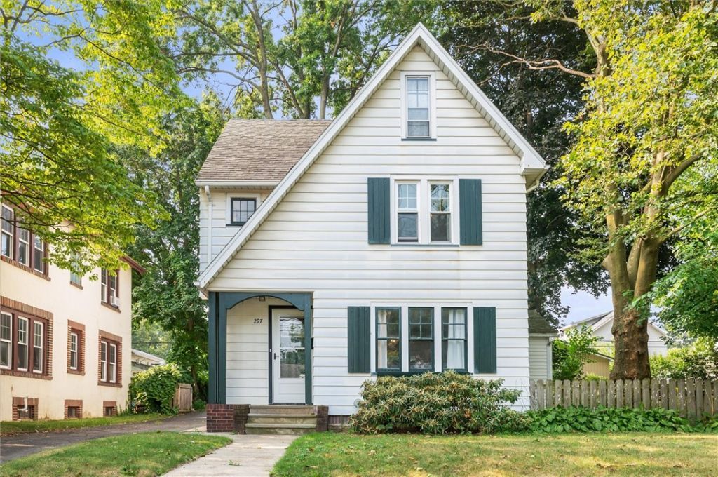 297 Spencer Road, Rochester, NY 14609 Main Photo