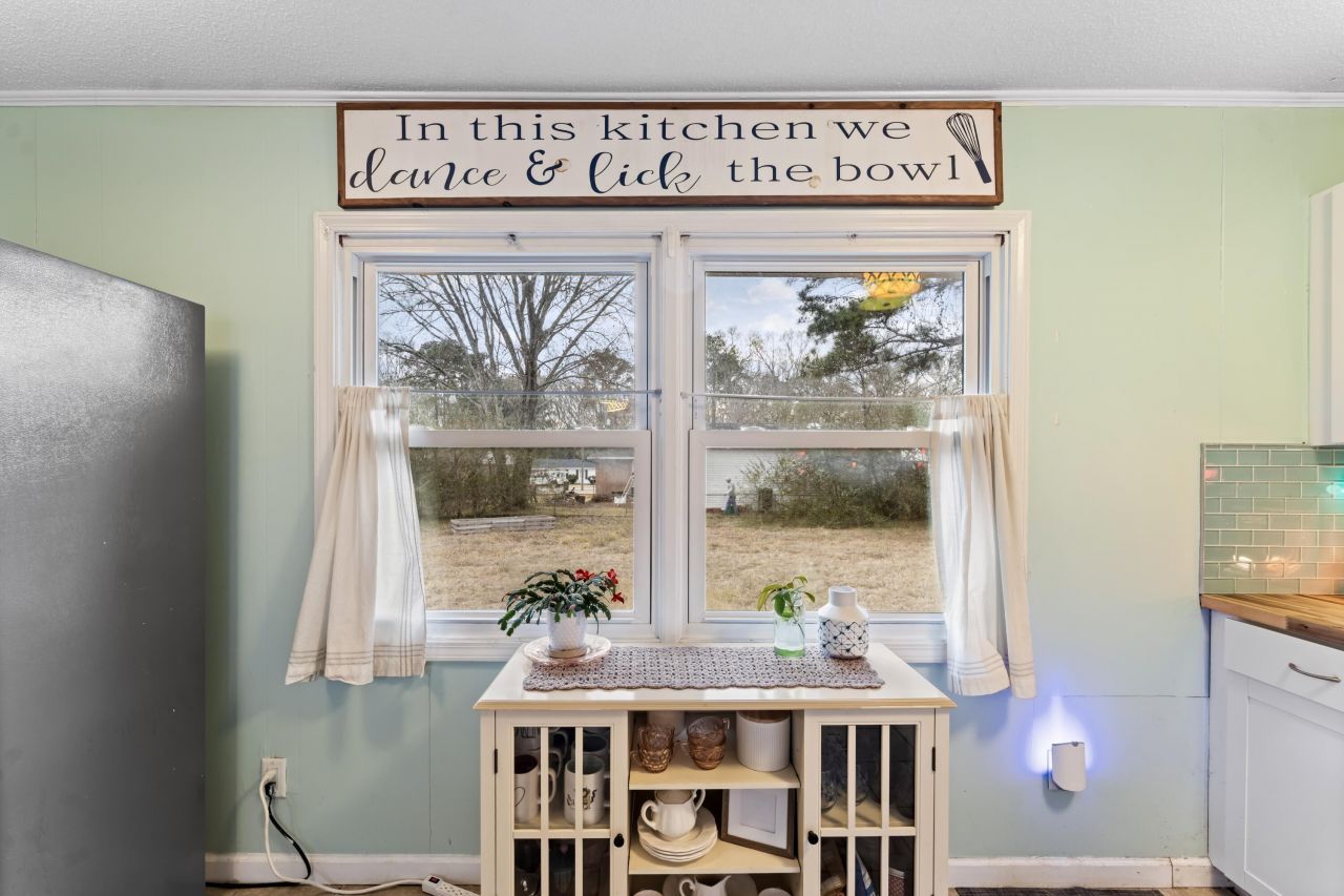 115 Kathryn Drive Photo 9