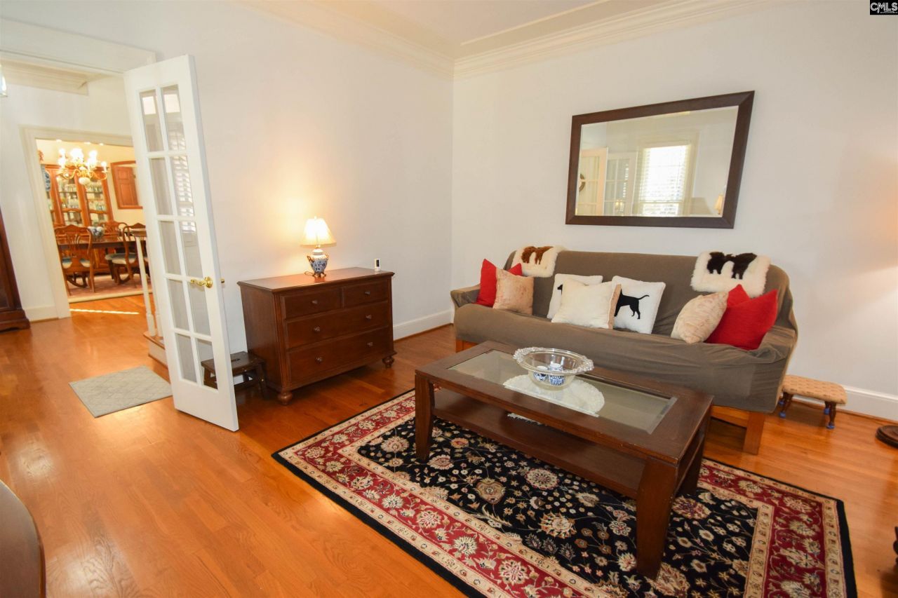 209 Doulton Way Photo 10