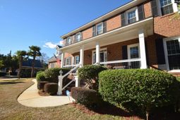 209 Doulton Way photo 4