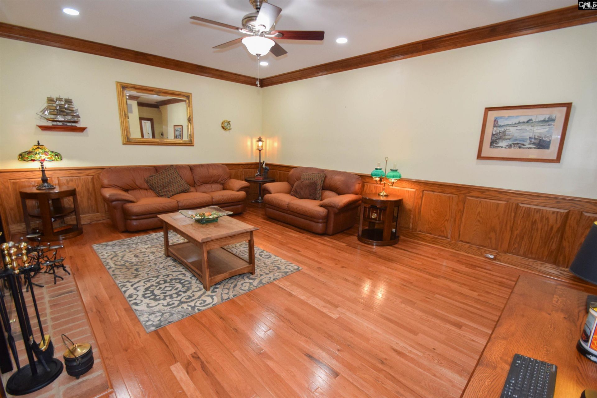 209 Doulton Way Photo 24