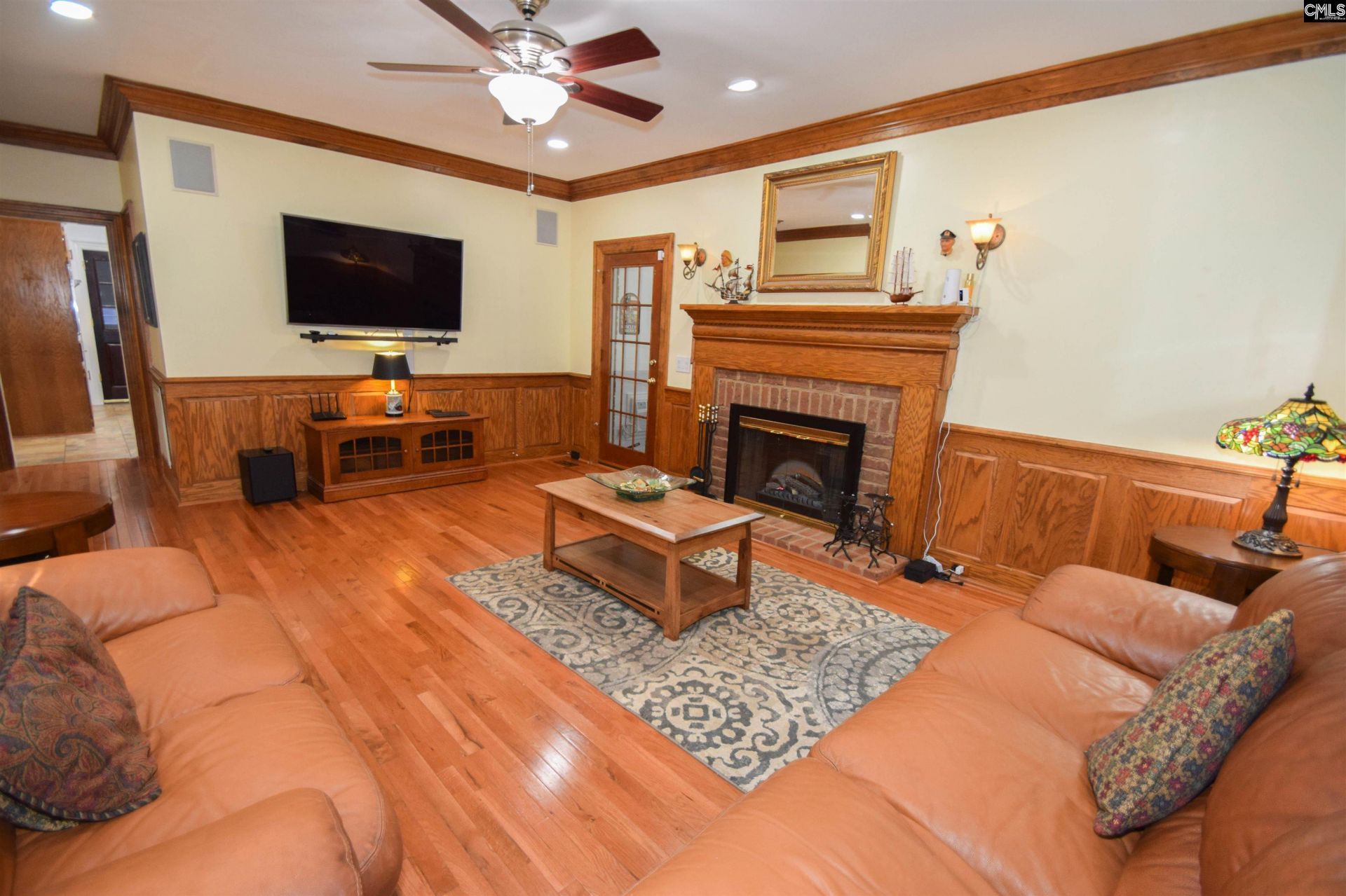 209 Doulton Way Photo 26