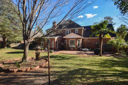 209 Doulton Way photo 4