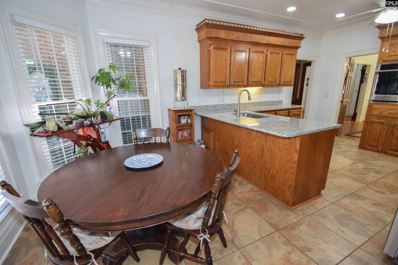 209 Doulton Way Photo 30