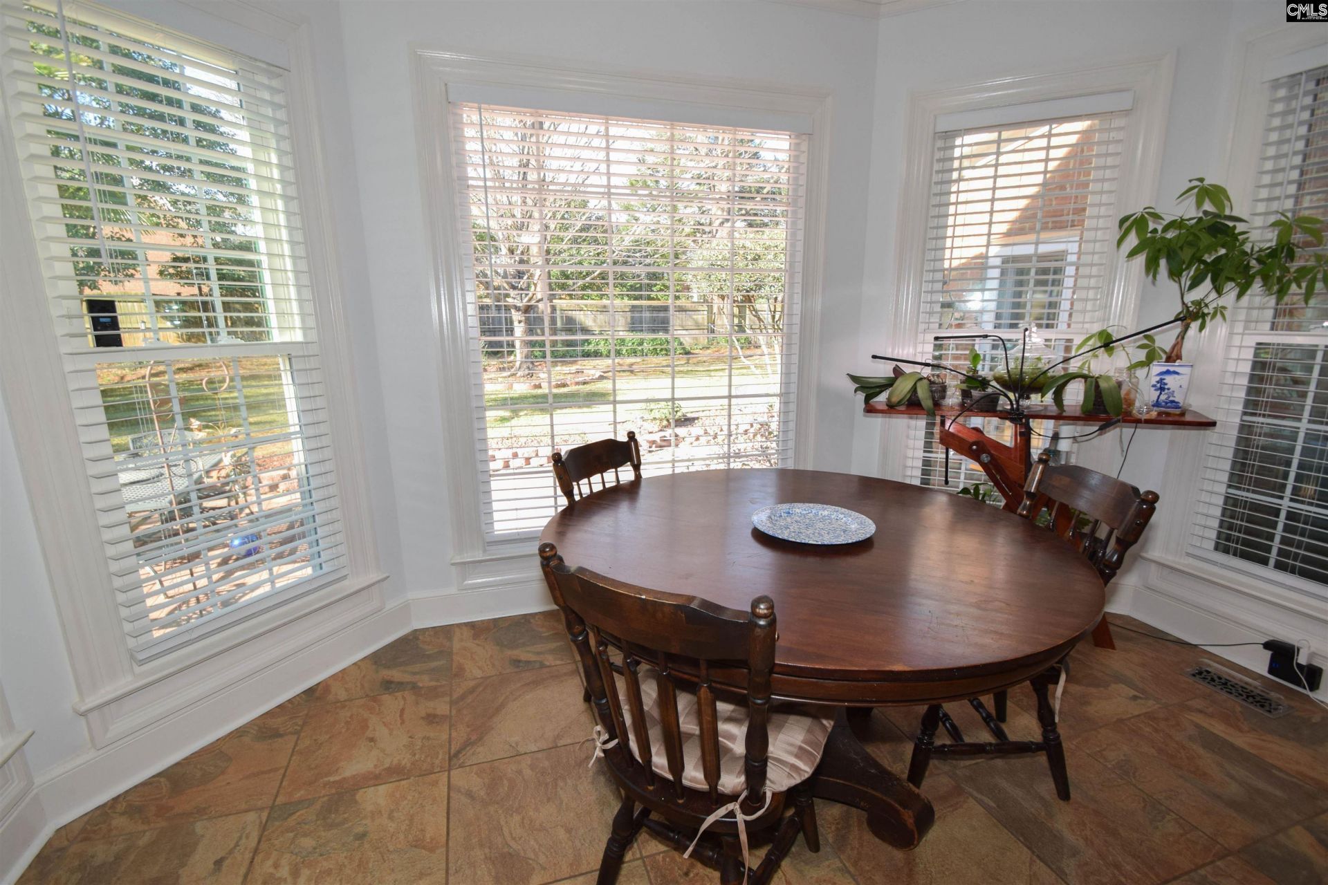 209 Doulton Way Photo 32