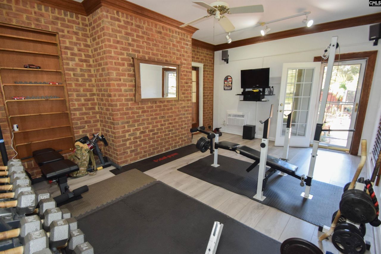 209 Doulton Way Photo 34