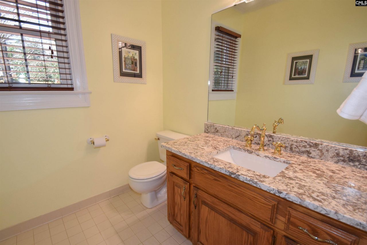 209 Doulton Way Photo 36