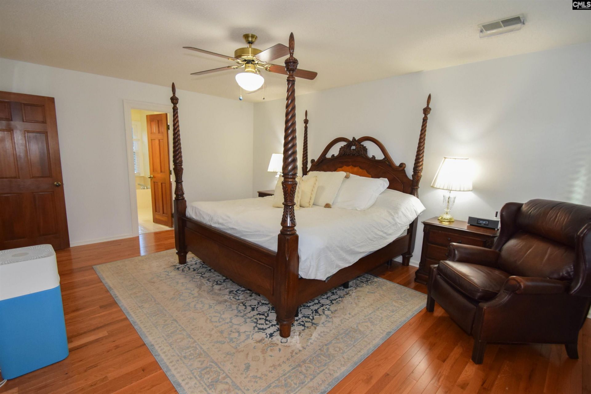 209 Doulton Way Photo 38