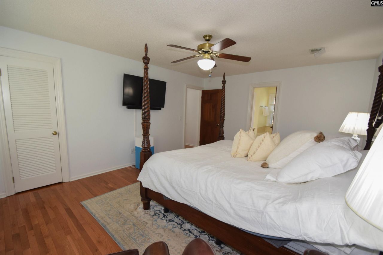 209 Doulton Way Photo 40