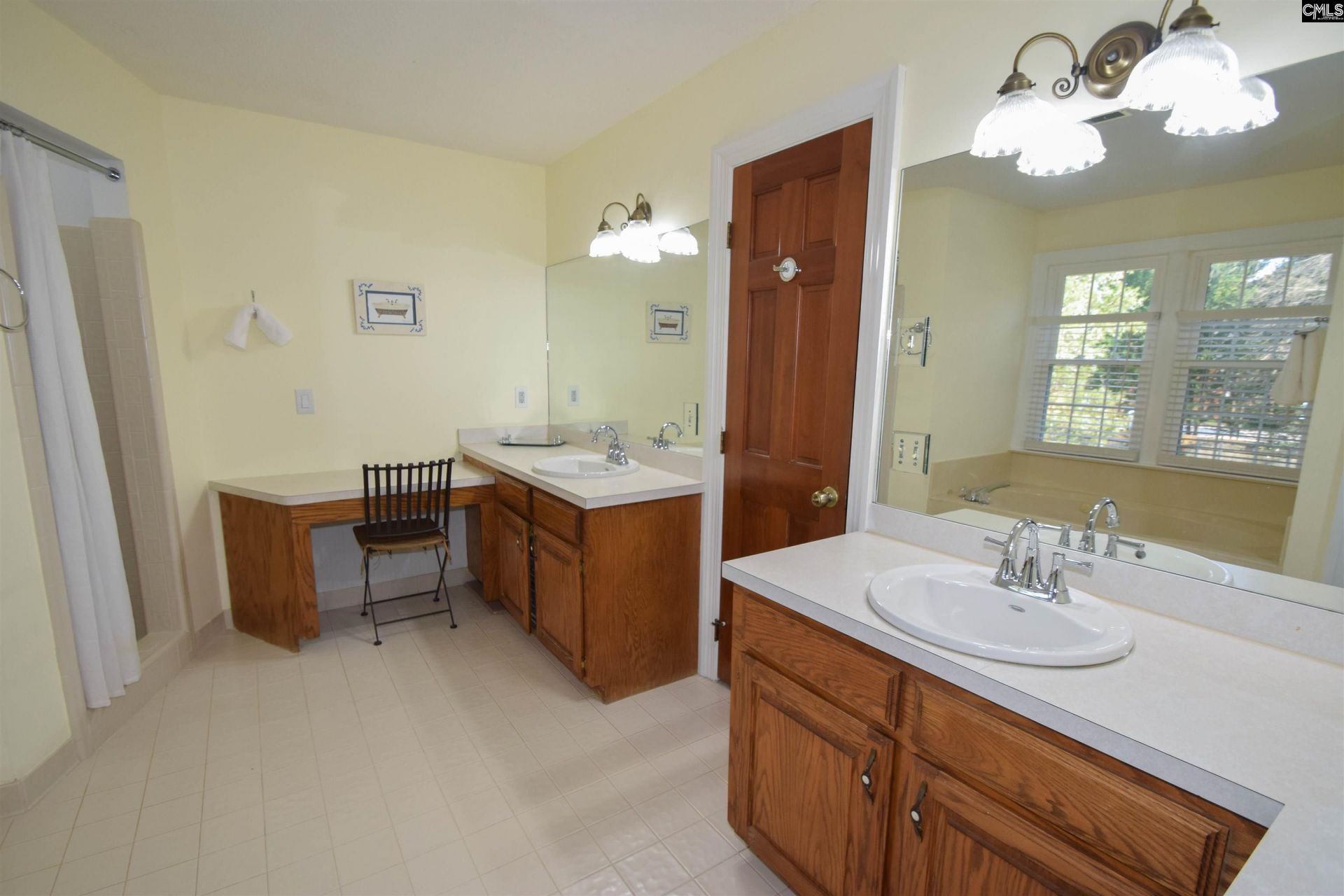 209 Doulton Way Photo 42