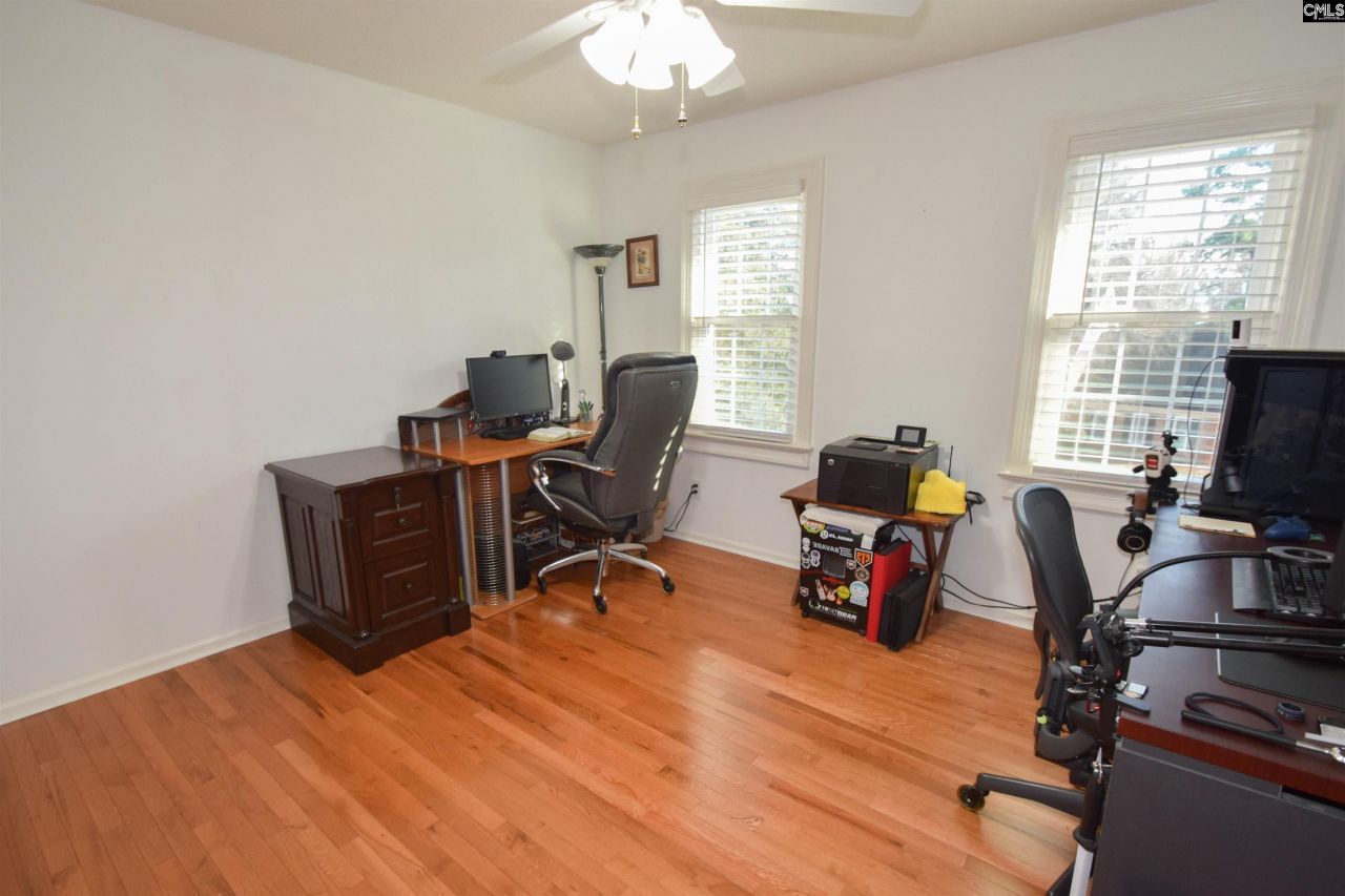 209 Doulton Way Photo 48