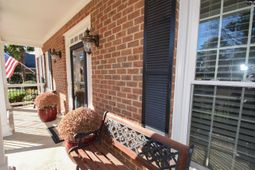 209 Doulton Way photo 4