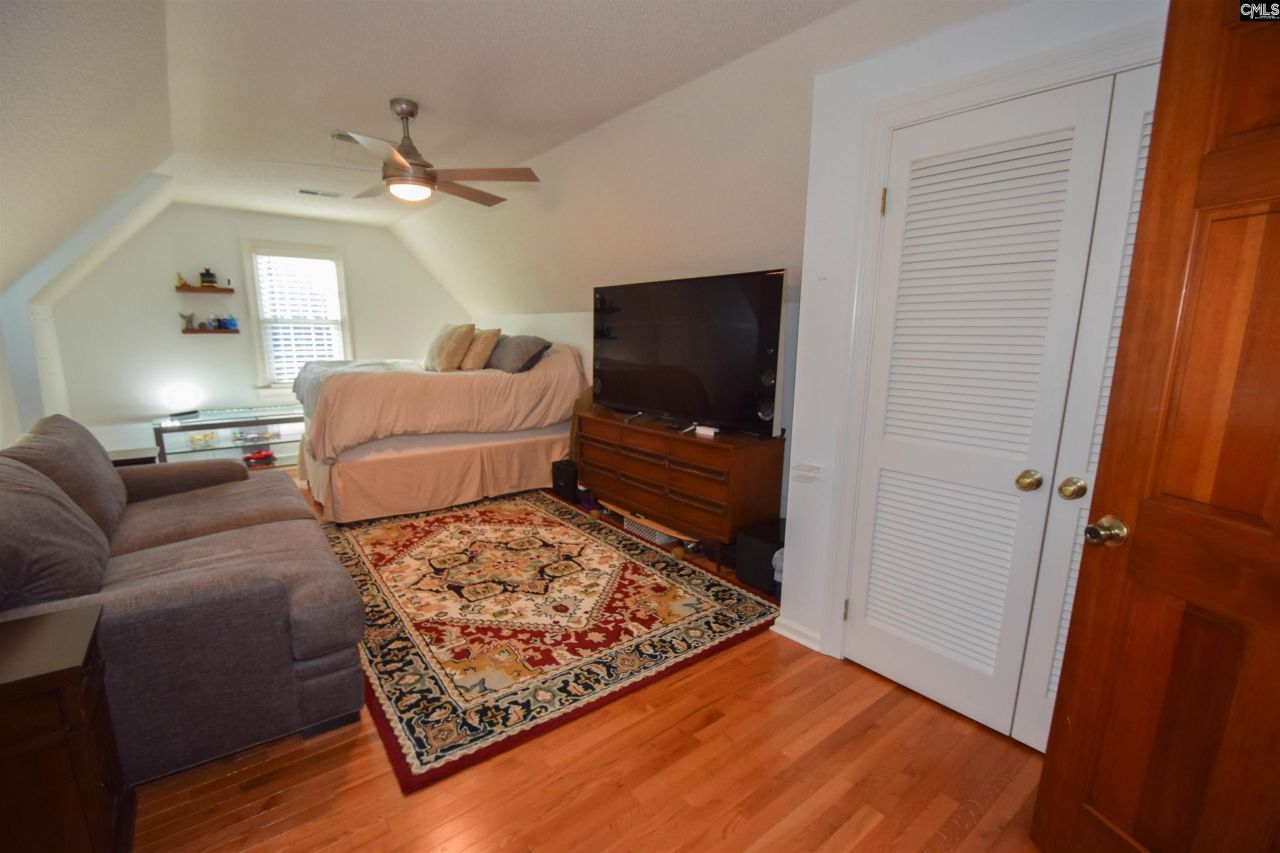 209 Doulton Way Photo 53