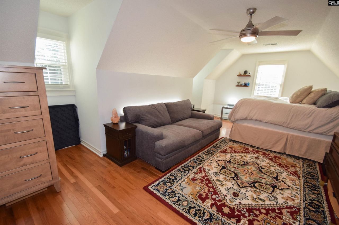 209 Doulton Way Photo 54