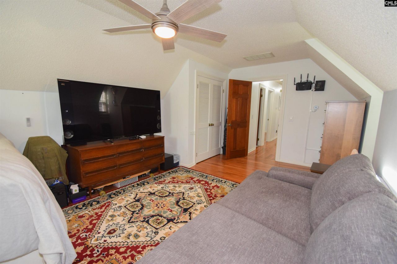 209 Doulton Way Photo 56