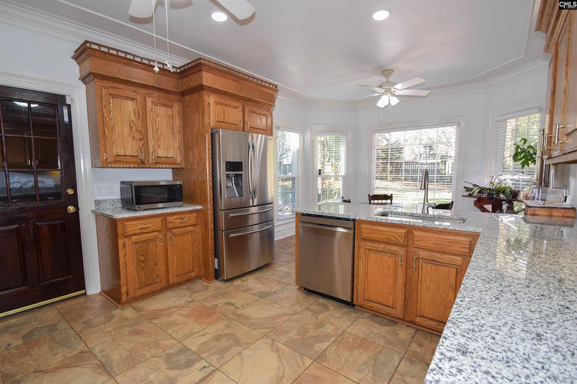 209 Doulton Way Photo 8