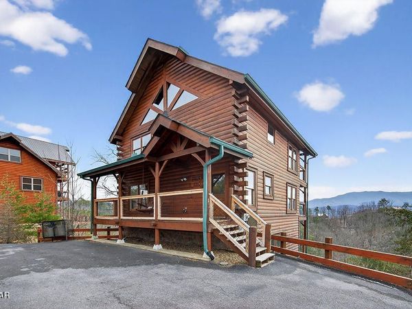 1553 Majestic Mountain Drive, Sevierville, TN 37876