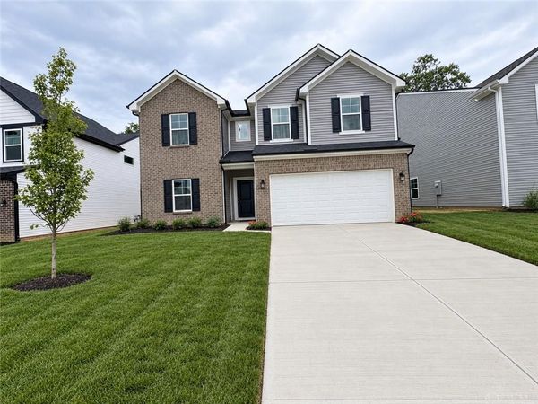 301 Autumn Court, Englewood, OH 45322