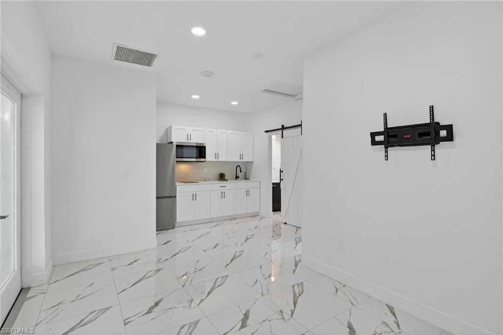 4340 Golden Gate Blvd E, Naples, FL 34120 Photo