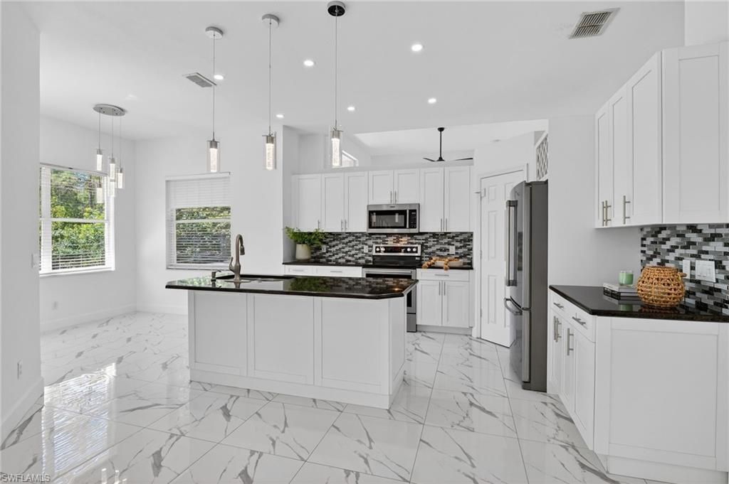 4340 Golden Gate Blvd E, Naples, FL 34120 Photo