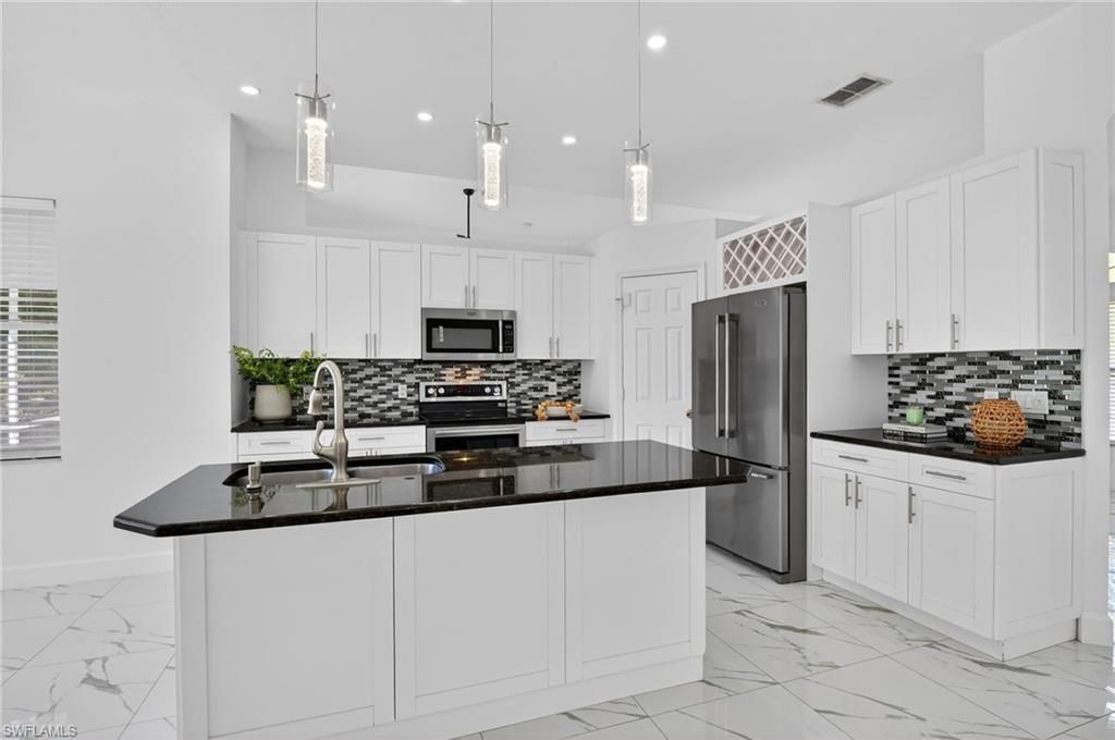 4340 Golden Gate Blvd E, Naples, FL 34120 Photo