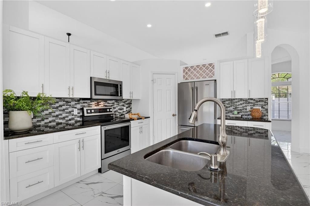 4340 Golden Gate Blvd E, Naples, FL 34120 Photo