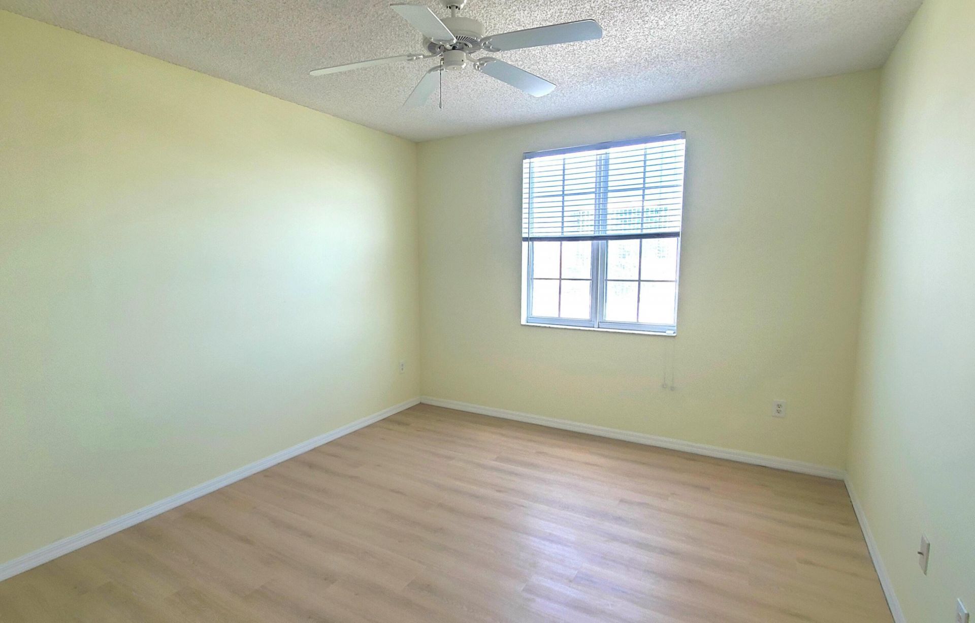 616 Clearwater Park Road, Unit Apt 812, West Palm Beach, FL 33401 Photo